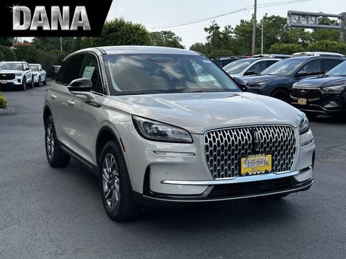 Certified 2024 Lincoln Corsair AWD w/ Equipment Group 101A image 1