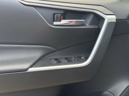 Used 2022 Toyota RAV4 XLE Premium AWD/4WD image 27