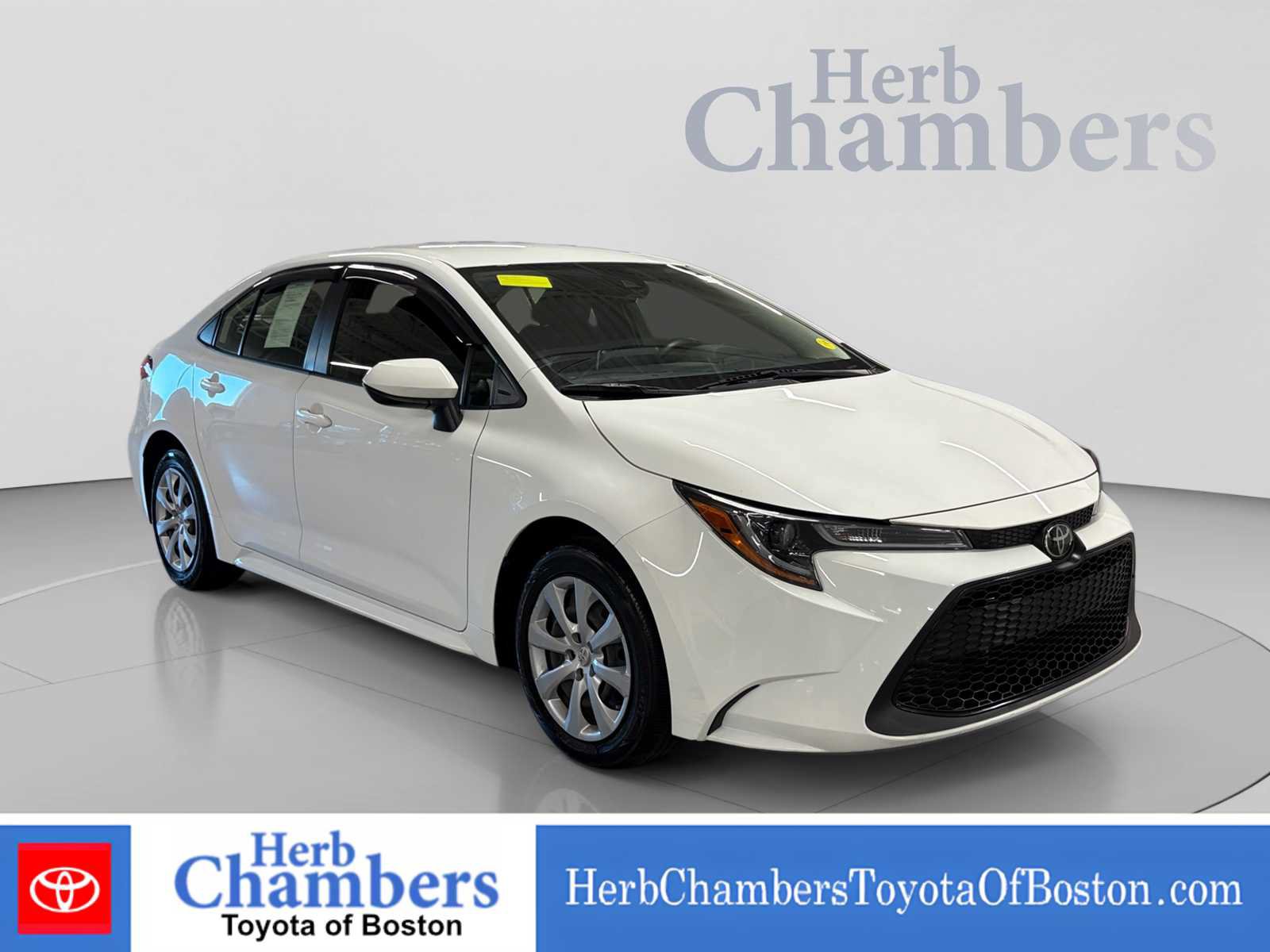 Used 2020 Toyota Corolla LE FWD image 1