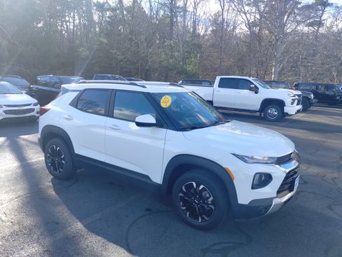 Used 2023 Chevrolet TrailBlazer LT image 1