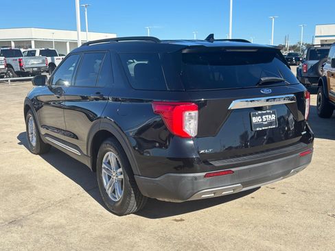 Used 2020 Ford Explorer XLT w/ Equipment Group 202A image 6