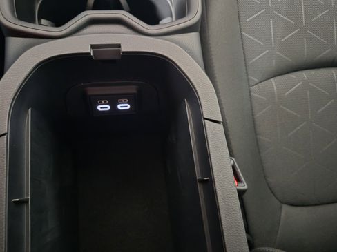 New 2025 Toyota RAV4 XLE image 27