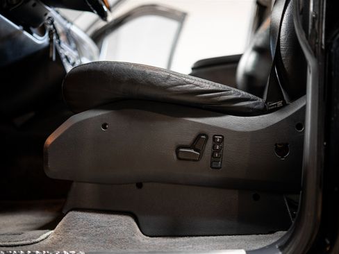 Used 2001 Mercedes-Benz ML 55 AMG 4MATIC image 39