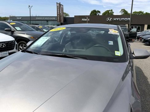 Certified 2023 Hyundai Elantra Limited FWD image 10