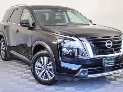 Used 2025 Nissan Pathfinder SL