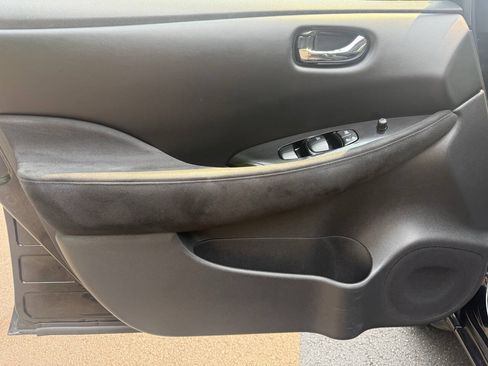 Used 2016 Nissan Leaf SV FWD image 28