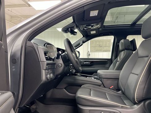 New 2026 Chevrolet Suburban Premier AWD/4WD image 20