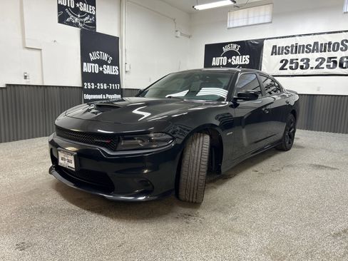 Used 2019 Dodge Charger R/T w/ Plus Group RWD image 3