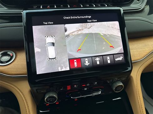 Used 2024 Jeep Grand Cherokee L Summit image 29