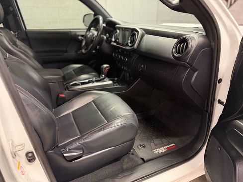 Used 2019 Toyota Tacoma TRD Pro AWD/4WD image 26