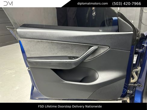 Used 2020 Tesla Model Y Long Range image 25