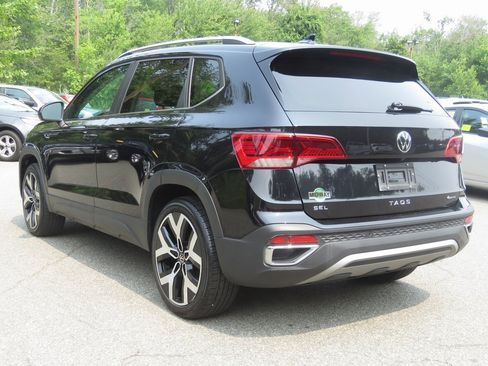 Used 2022 Volkswagen Taos SEL image 8