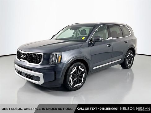 Used 2024 Kia Telluride EX w/ EX Captain's Chair Package FWD image 1