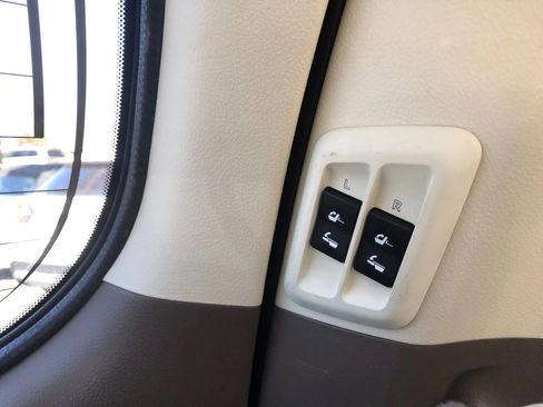 Used 2016 Lexus GX 460 Luxury w/ Preferred Accessory Package image 18