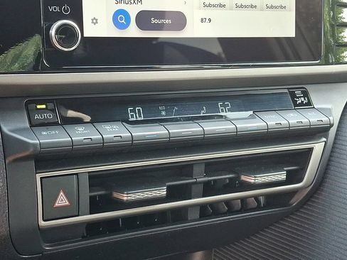 Used 2025 Toyota Camry SE FWD image 19