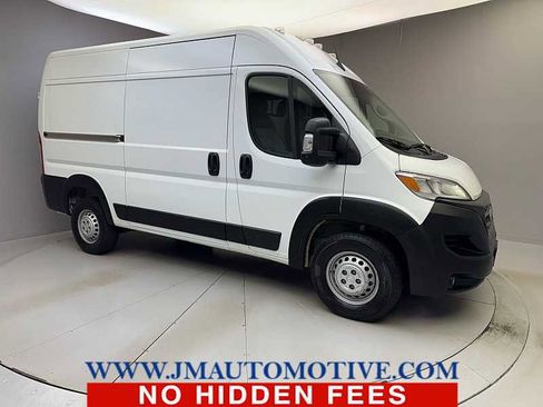 Used 2024 RAM ProMaster 2500 w/ Convenience Group FWD image 7