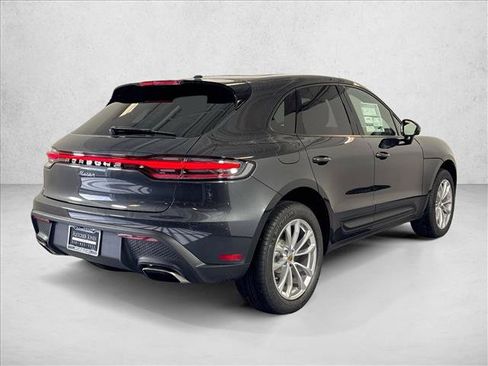 Certified 2026 Porsche Macan AWD/4WD image 9