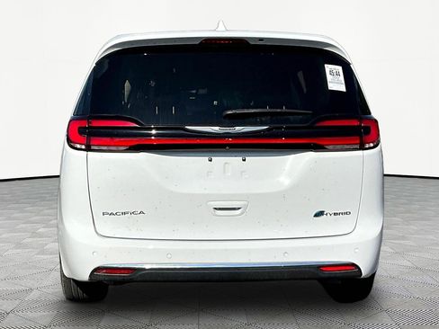 Used 2022 Chrysler Pacifica Touring-L w/ Uconnect Theater Family Group FWD image 5