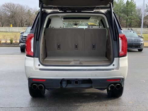 Used 2021 GMC Yukon Denali w/ Advanced Technology Package image 6