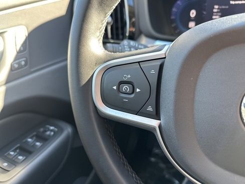 Certified 2025 Volvo XC60 B5 Core image 27