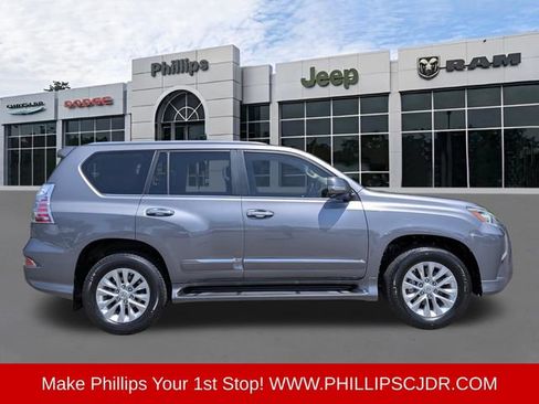 Used 2017 Lexus GX 460 Premium w/ Premium Package AWD/4WD image 2