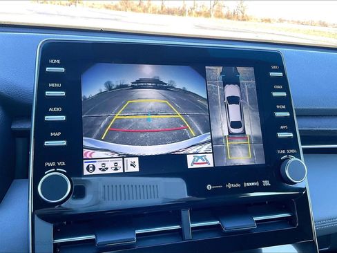 Used 2019 Toyota Avalon Limited image 26