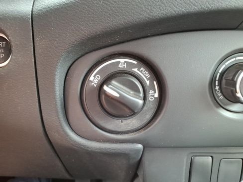 Used 2023 Nissan Frontier 4x4 King Cab image 23