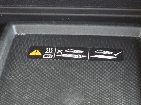 Used 2023 Chevrolet Traverse LT image 8