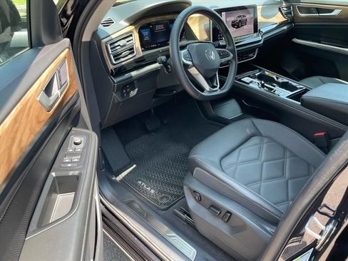 Used 2024 Volkswagen Atlas SE FWD image 6