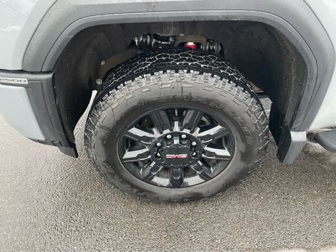 Used 2025 GMC Sierra 2500 AT4 w/ AT4 Premium Plus Package image 9