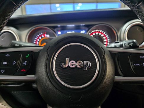 Used 2020 Jeep Wrangler Unlimited Sahara w/ Uconnect 4C Nav & Sound Group image 27