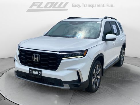 Certified 2025 Honda Pilot Touring image 4