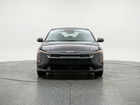 Used 2025 Kia K4 LXS FWD image 2