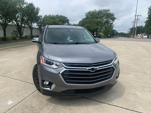 Used 2019 Chevrolet Traverse LT FWD image 4