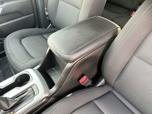 Used 2022 Chevrolet Colorado LT w/ LT Convenience Package image 16