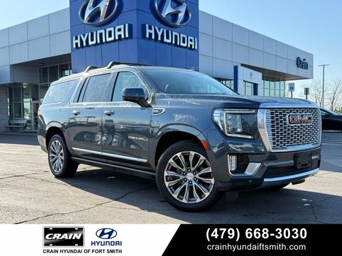 Used 2021 GMC Yukon XL Denali w/ Denali Premium Package AWD/4WD image 1