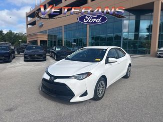 Used 2018 Toyota Corolla LE video 1