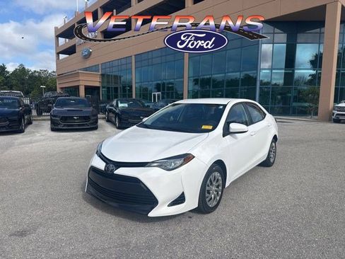 Used 2018 Toyota Corolla LE image 1