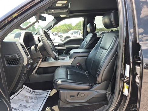 Used 2019 Ford F150 Lariat RWD image 3