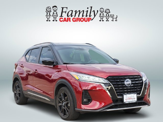 Used 2023 Nissan Kicks SR w/ SR Premium Package FWD image 2
