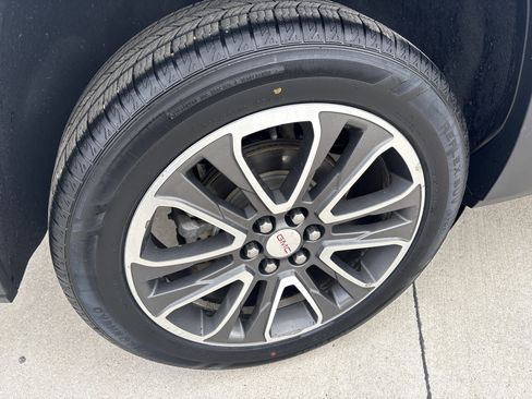 Used 2017 GMC Acadia SLT image 5