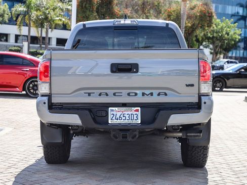 Used 2021 Toyota Tacoma TRD Sport w/ TRD Premium Sport Package image 8