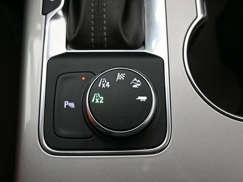 Used 2019 Chevrolet Blazer LT image 32