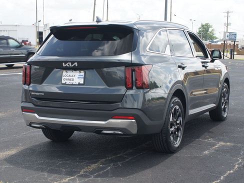 Used 2024 Kia Sorento S FWD image 20
