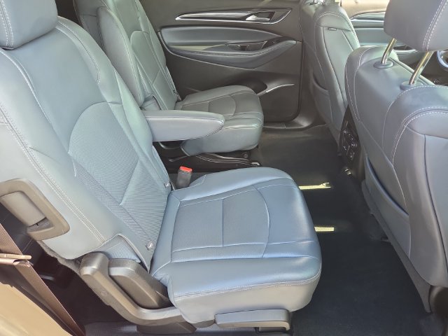 Used 2021 Buick Enclave Essence w/ Sport Touring Edition FWD image 17