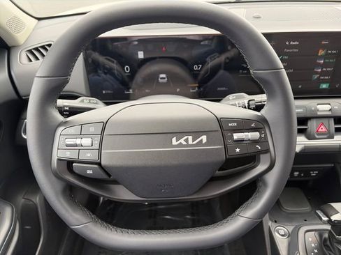 Used 2025 Kia K4 EX FWD image 26