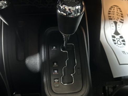 Used 2017 Jeep Wrangler 75th Anniversary image 29