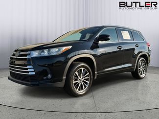 Used 2017 Toyota Highlander XLE FWD video 1