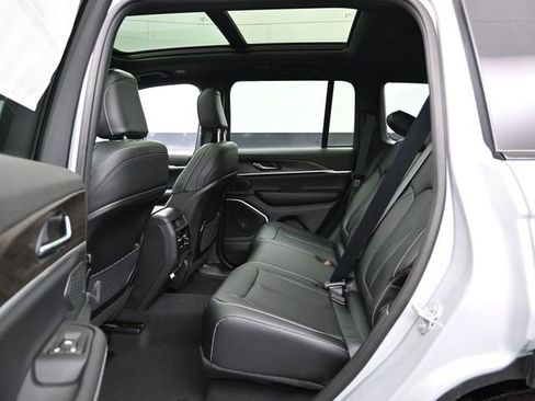 New 2026 Jeep Grand Cherokee Limited AWD/4WD image 22