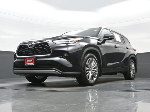 Used 2022 Toyota Highlander Platinum AWD/4WD image 31